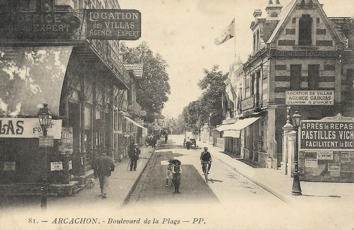 Boulevard de La Plage/Place Thiers