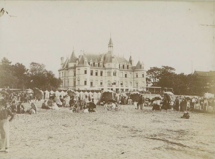 Château Deganne avec plage