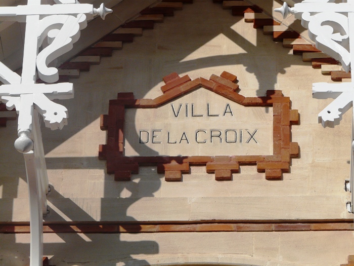 De La Croix 2014